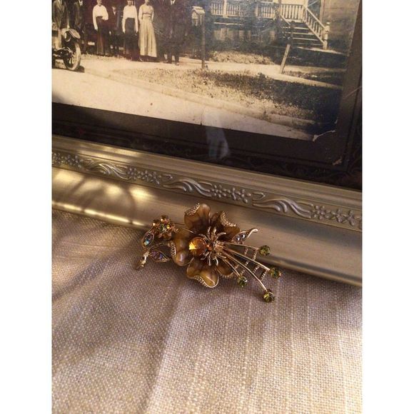 NWT Enameled Flower Brooch Pin Honey Beige & Carmel With Rhinestones BEAUTIFUL! - Picture 13 of 16